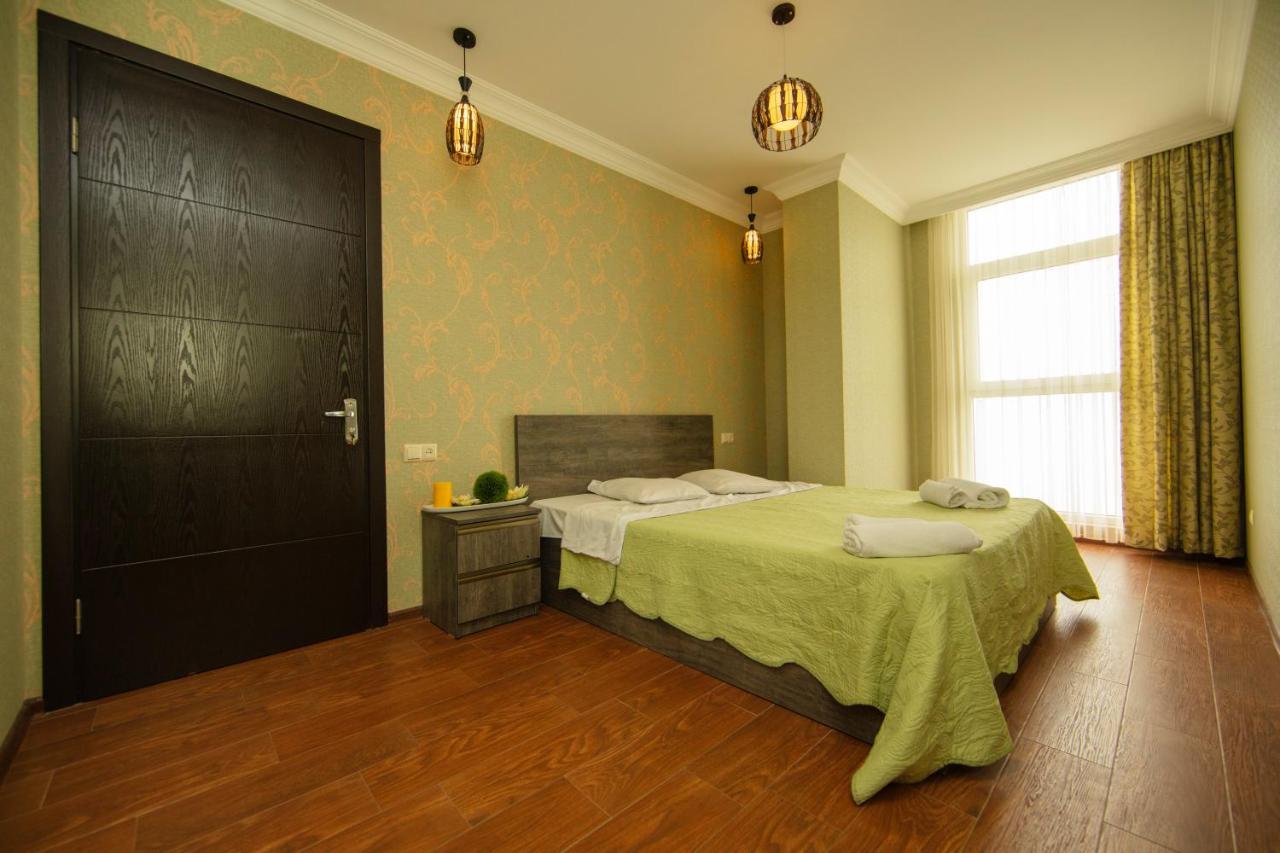 Sea Towers Suite Batumi Exterior photo