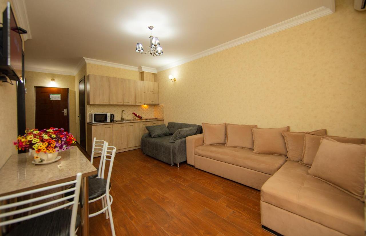 Sea Towers Suite Batumi Exterior photo